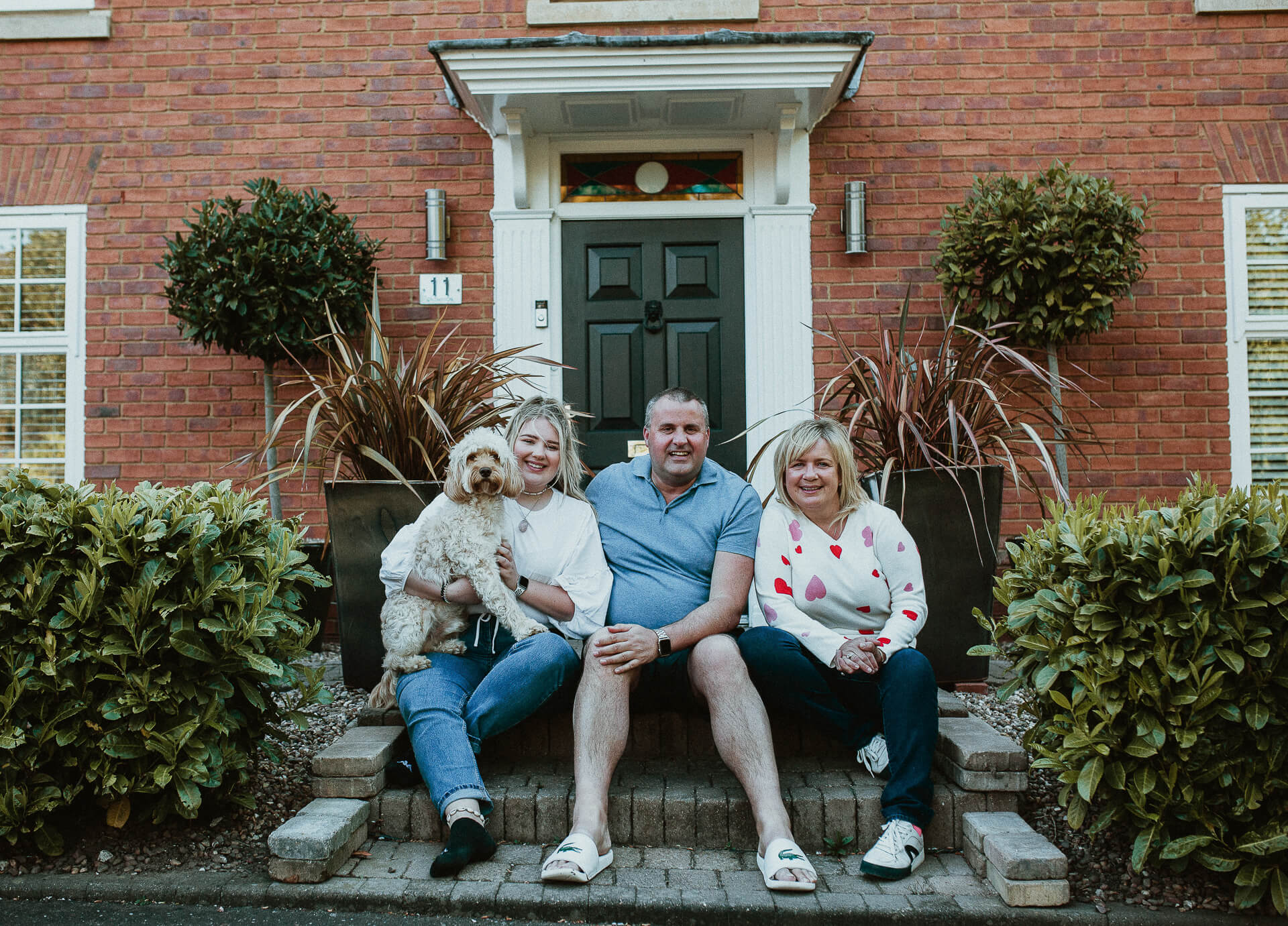 katy-jordan-photography-warrington-doorstep-portraits-3